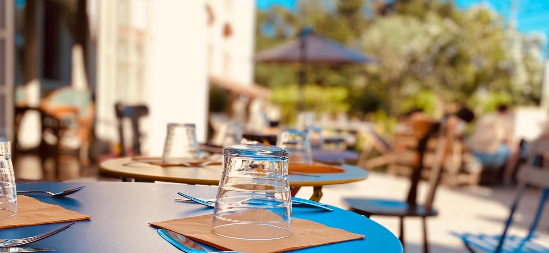Logis Hotel Medieval, Montelimar Nord Rochemaure Exterior photo
