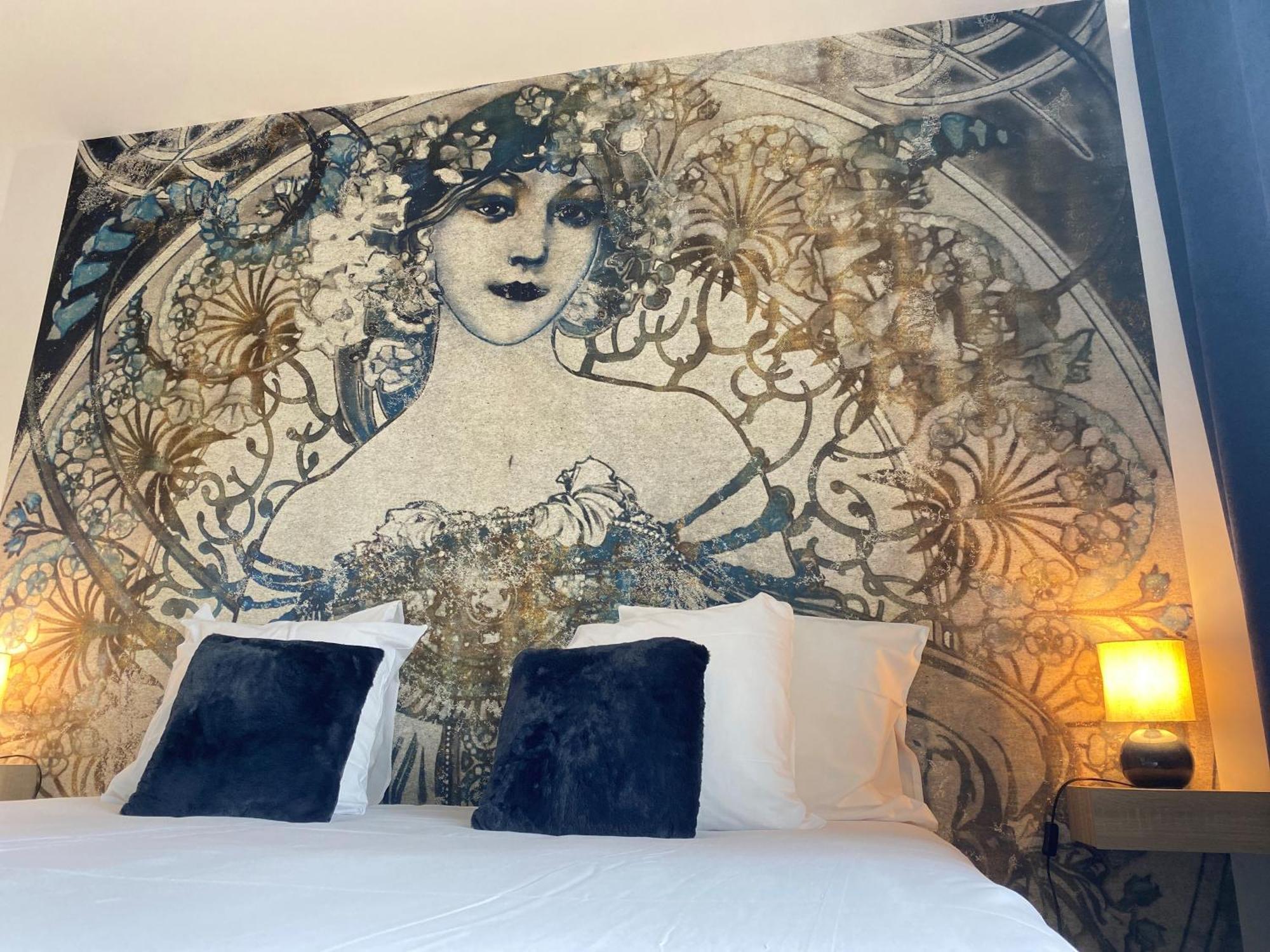 Logis Hotel Medieval, Montelimar Nord Rochemaure Exterior photo