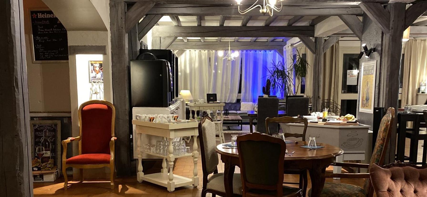Logis Hotel Medieval, Montelimar Nord Rochemaure Exterior photo
