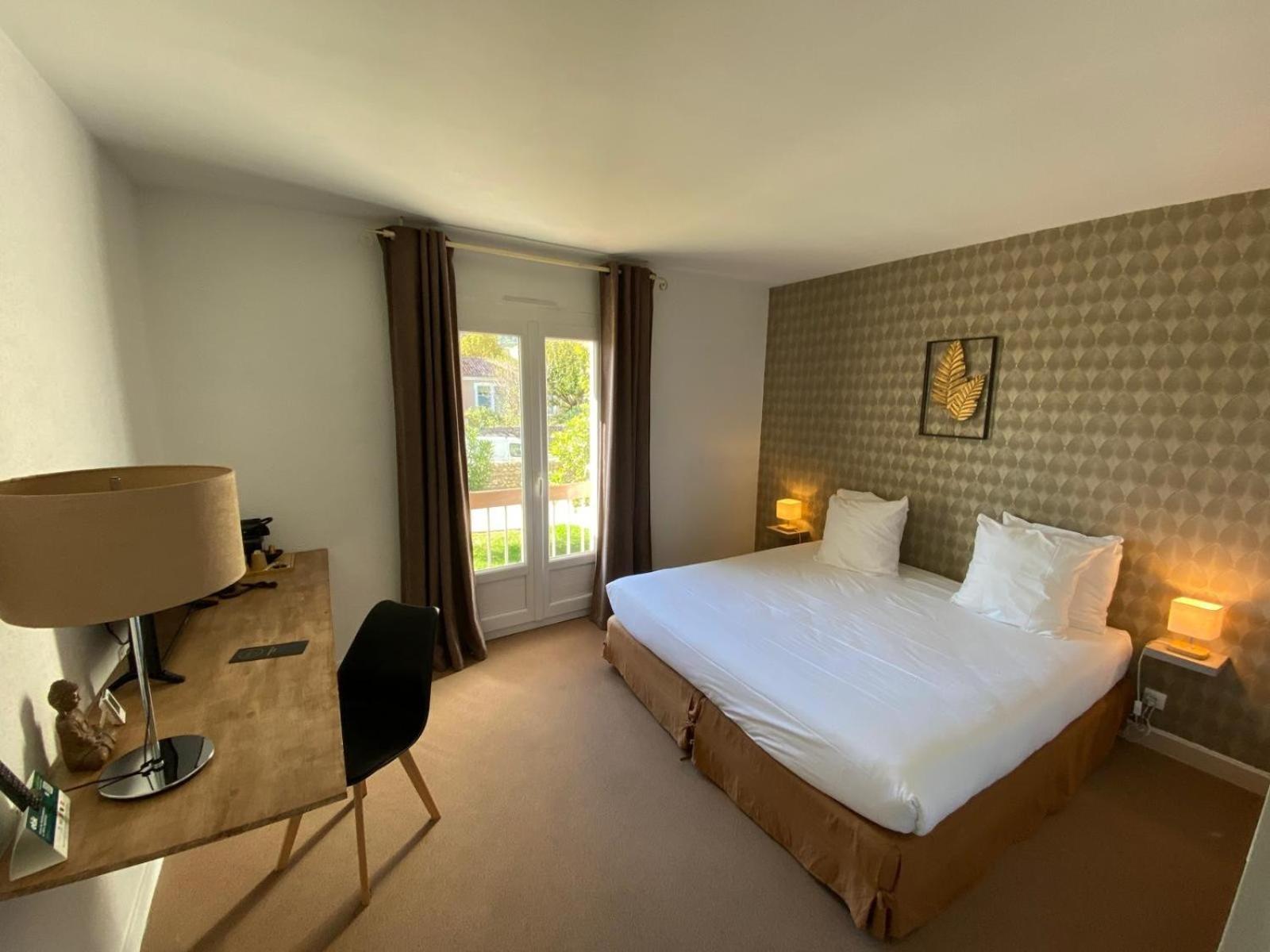 Logis Hotel Medieval, Montelimar Nord Rochemaure Exterior photo