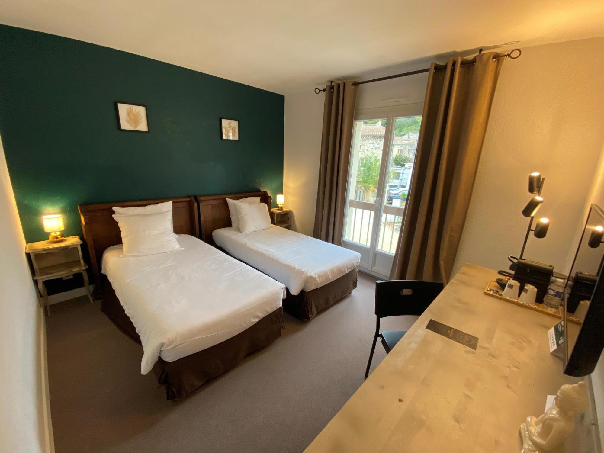 Logis Hotel Medieval, Montelimar Nord Rochemaure Exterior photo
